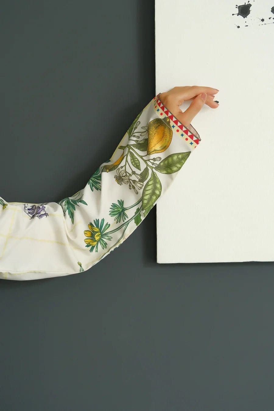 Aadesh Fashion Paris Off-White Citrus Lemon Rayon Printed Designer Co-ord Set