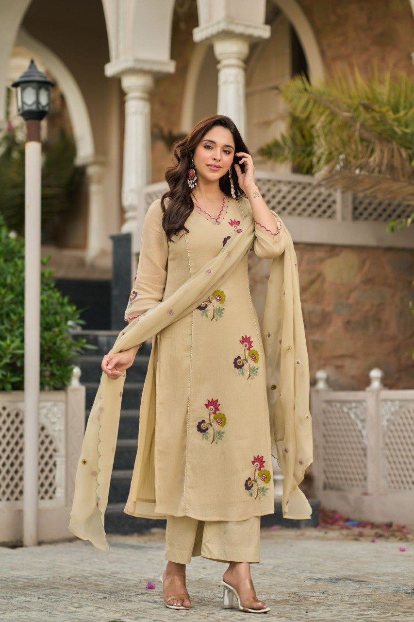 Elegant Beige Roman Silk Kurta Set with Scalloped Floral Embroidery Dupatta – 3-Piece Luxury Monochrome Salwar Suit