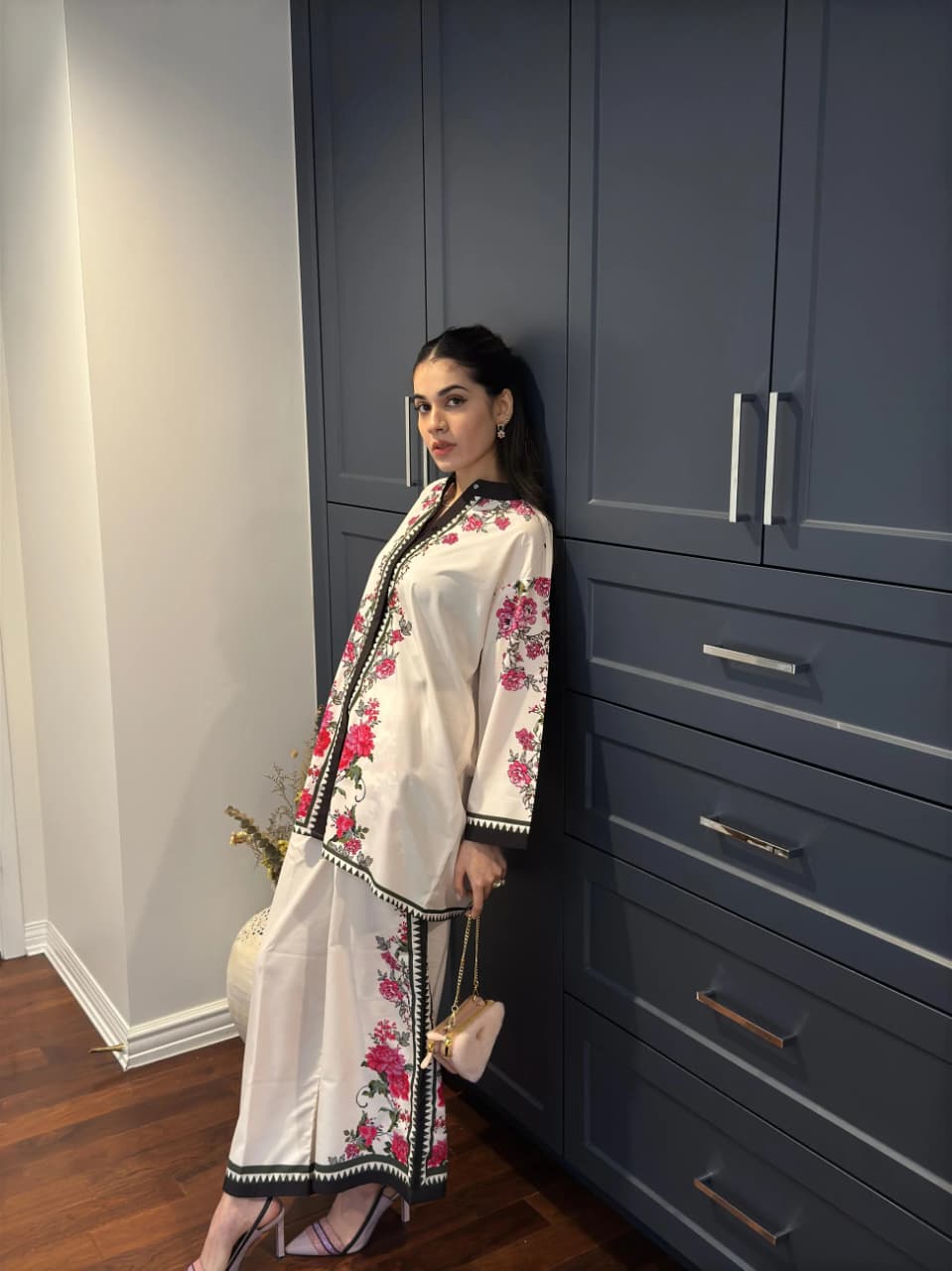 Aadesh Fashion Paris Off-White & Pink Floral Rayon Printed Designer Co-ord Set