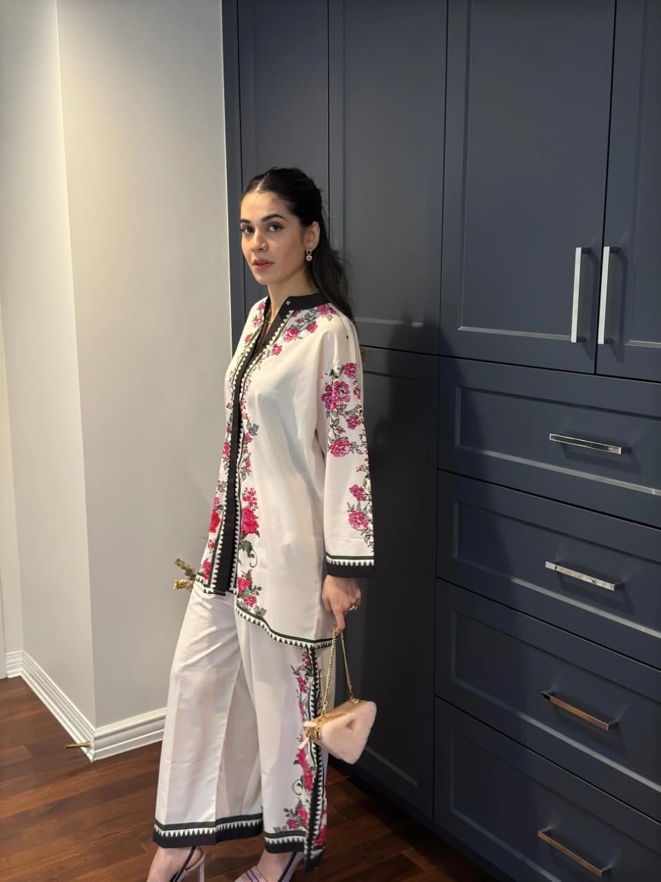 Aadesh Fashion Paris Off-White & Pink Floral Rayon Printed Designer Co-ord Set