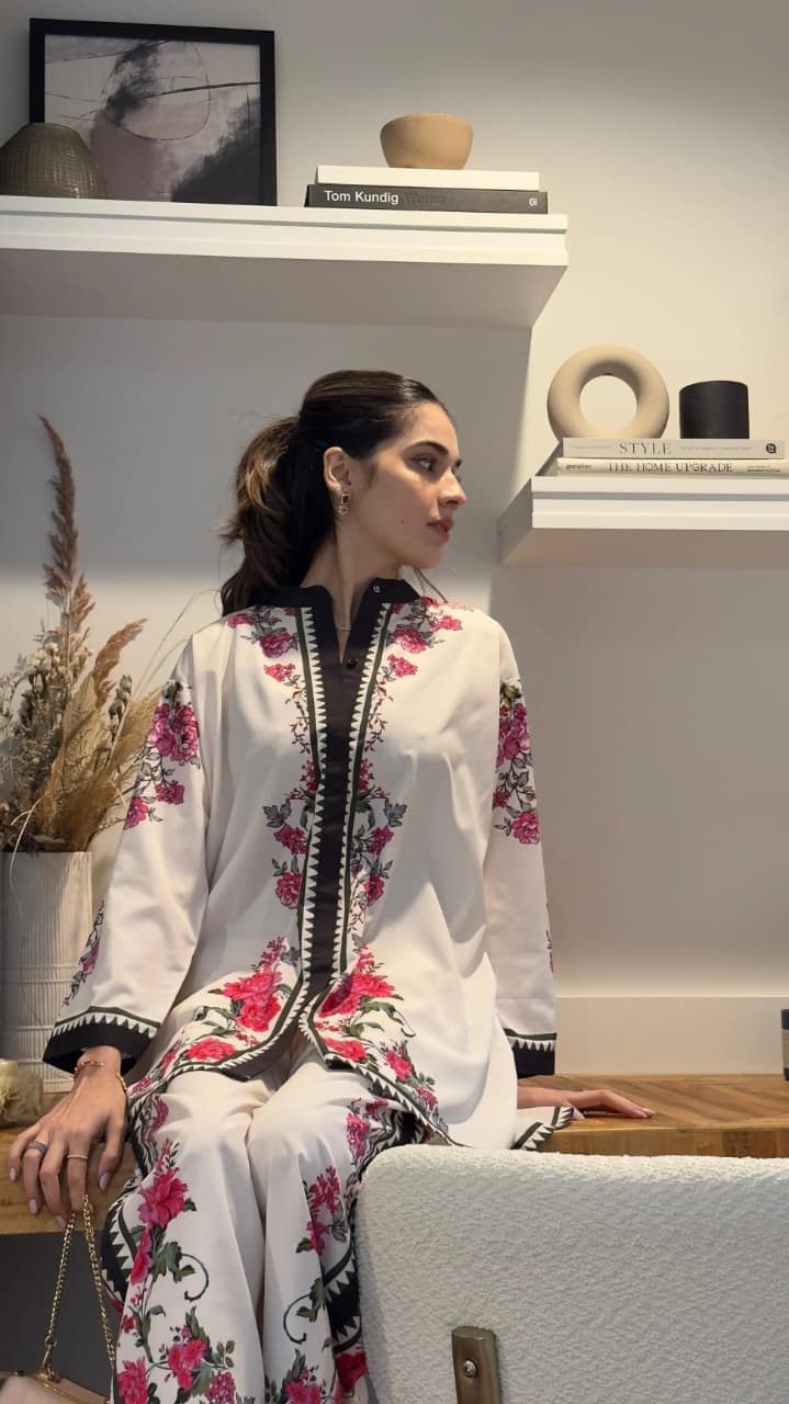 Aadesh Fashion Paris Off-White & Pink Floral Rayon Printed Designer Co-ord Set