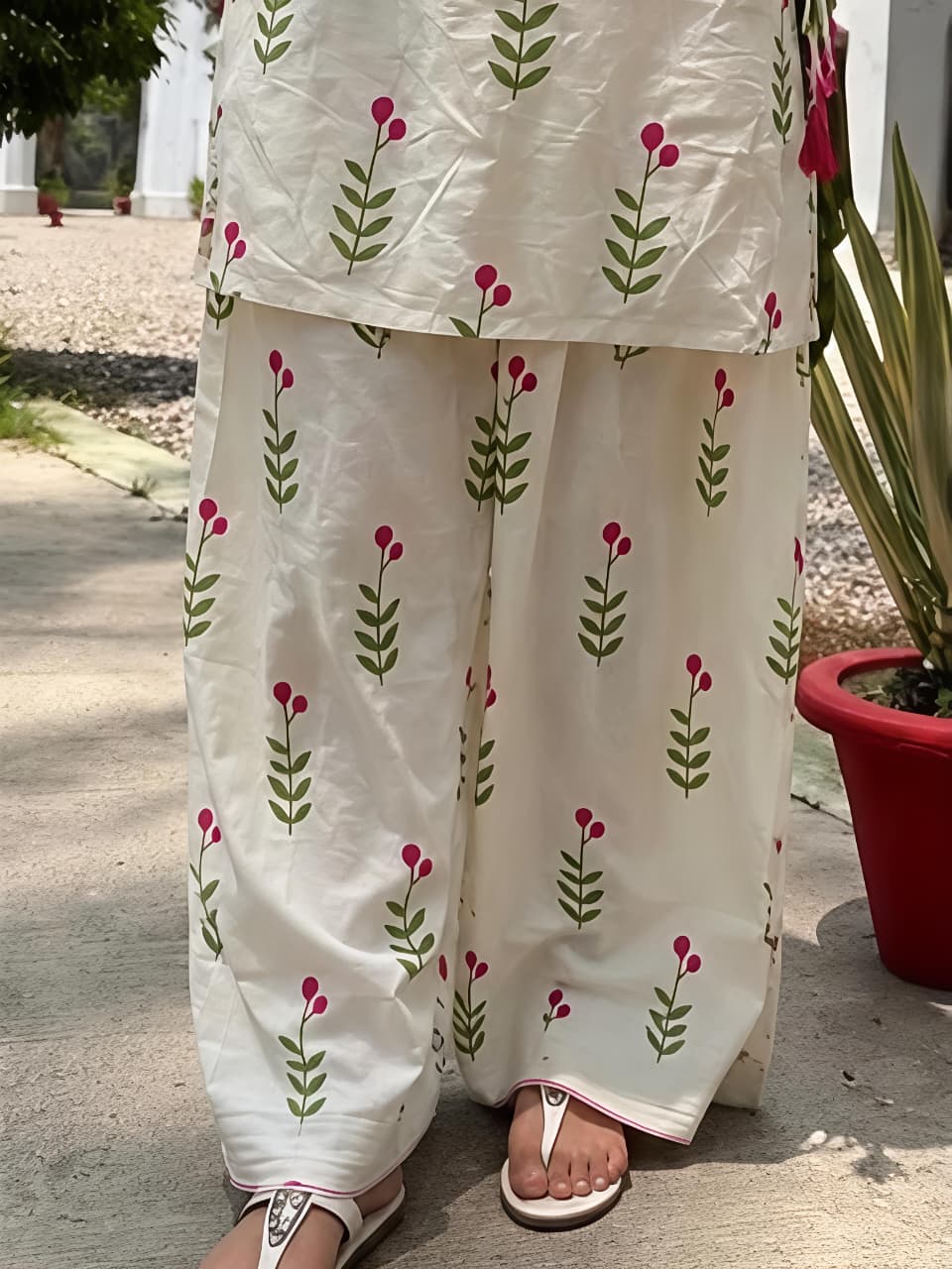 Off-White & Olive Green Floral Cotton Cambric Short Kurti Patiala Suit Set – 3-Piece Back Lace-Up Co-ord