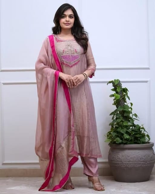 Elegant Mauve Embroidered Glass Chanderi Kurta Set with Dupatta – 3-Piece Festive Salwar Suit
