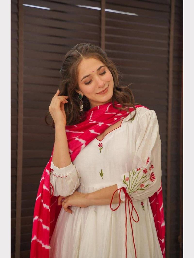 Aadesh Fashion Alisha Off-White PV Chanderi Silk Flared Anarkali Suit Set with Pink Leheriya Dupatta